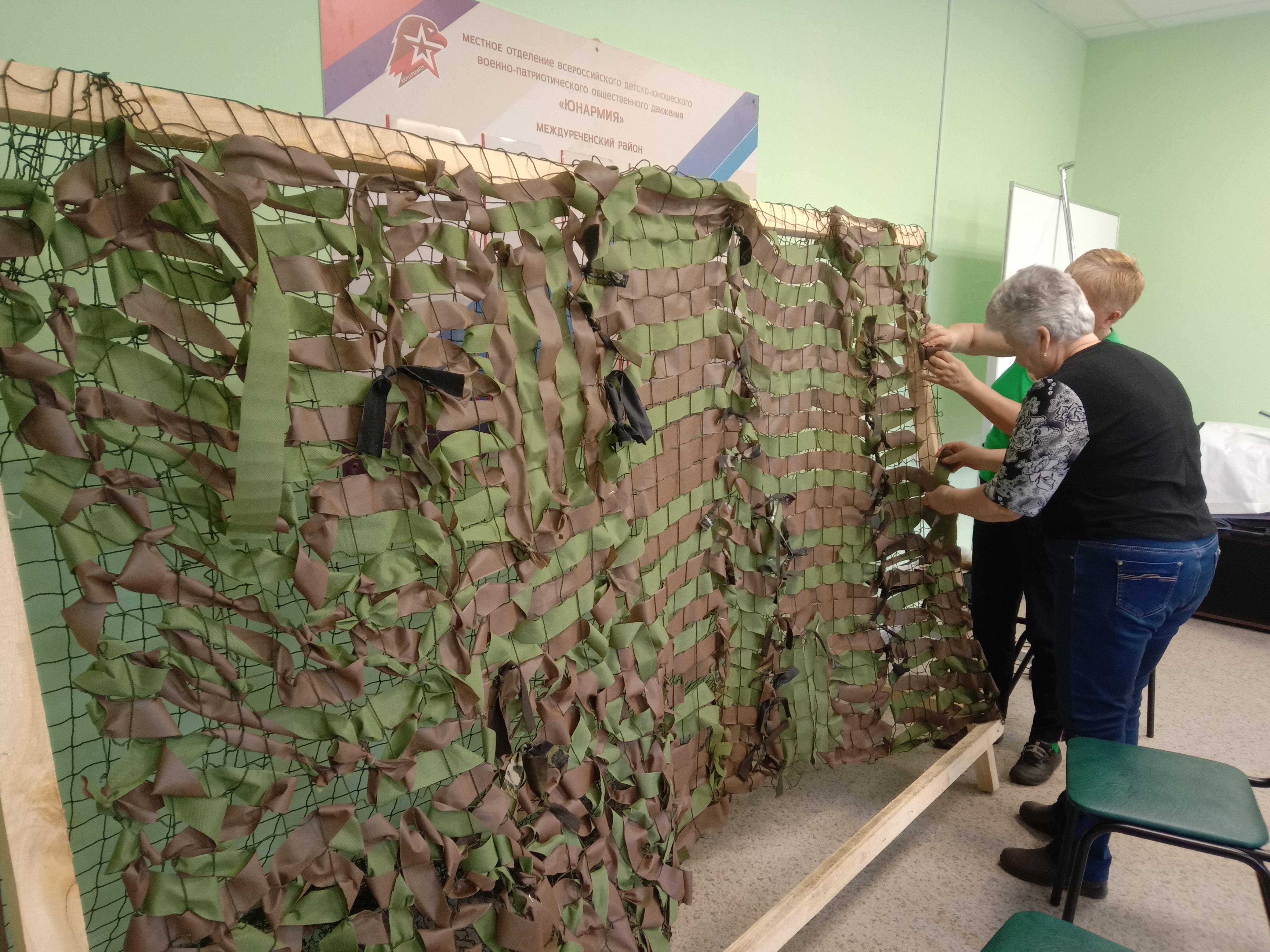 "Своих не бросаем!"