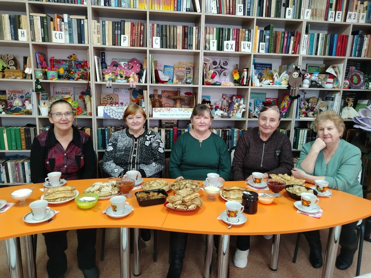 "Испекла нам бабушка.."